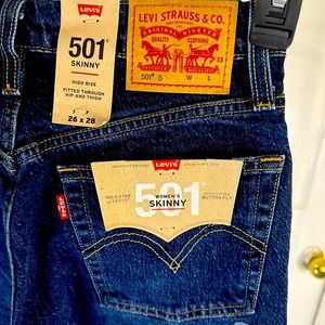 New with tags women’s Levi’s skinny jeans